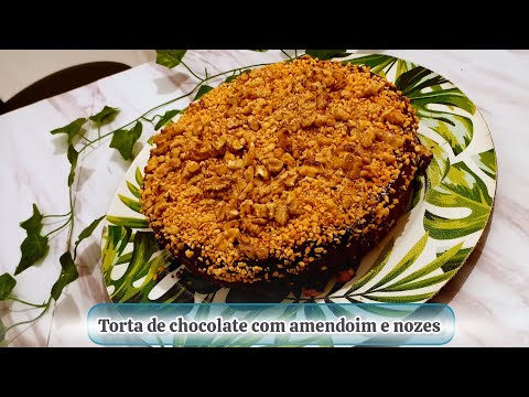 Torta de chocolate com Amendoim e Nozes