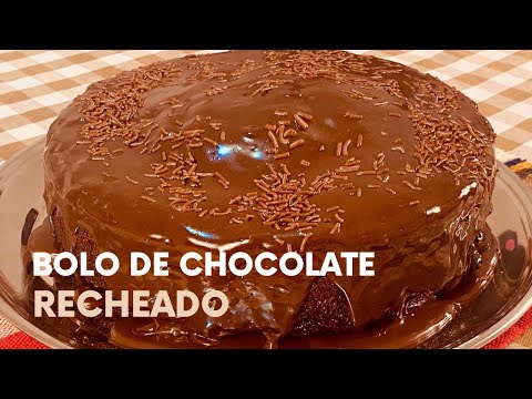 BOLO de CHOCOLATE que já sai RECHEADO do FORNO