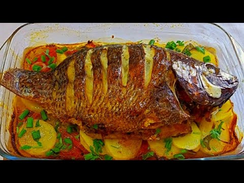 COMO FAZER PEIXE ASSADO NO FORNO COM Farofa e Batatas - Bem Úmido e Saboroso!