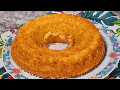 Bolo de abacaxi 🍍 no liquidificador com calda fica fofinho 😋