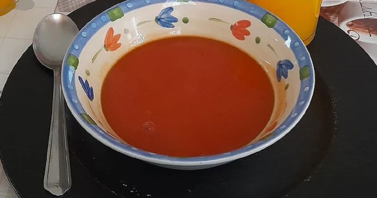 como fazer sopa de tomate