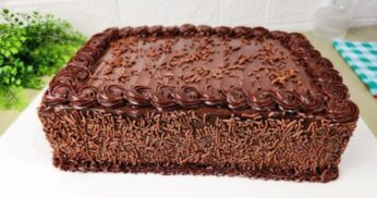 Bolo Brigadeiro Cremoso para 20 Pessoas – Receita Completa e Decorada!