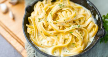 O Macarrão ao Molho Branco com Carne Mais Cremoso que Você Já Provou