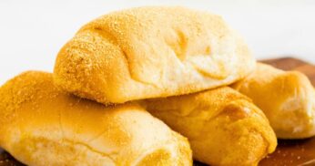 Surpreenda Todos com Este Pão de Água Feito em Casa com Apenas 3 Ingredientes!