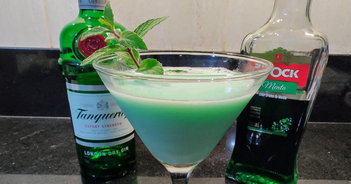 Como Fazer Alexander's Sister: O Coquetel Gelado de Gin com Toque de Menta!