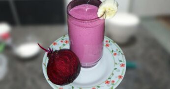 Vitamina de Banana com Beterraba