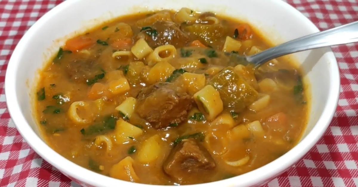 Como Fazer Sopa de Macarrão, Carne e Legumes