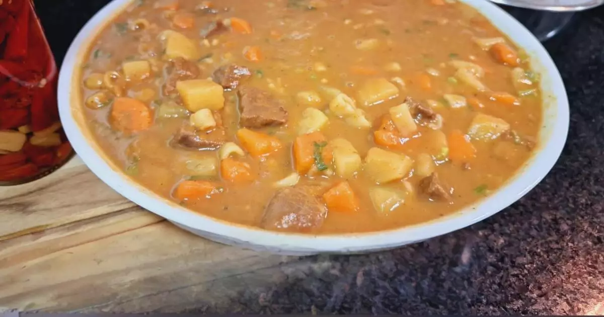 Sopa de Feijão Com Carne