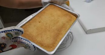 Bolo de Aveia e Amido de Milho Sem Trigo para um Lanche Sem Glúten