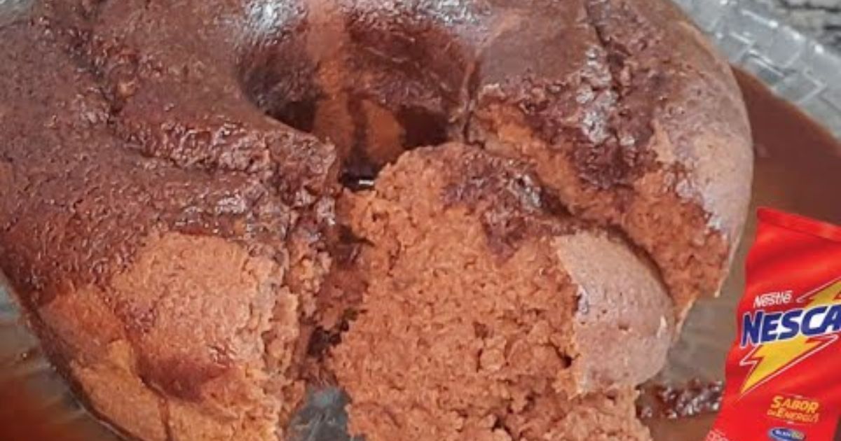 Bolo de Chocolate Fofinho sem Ovos e Leite Fácil e Rápido