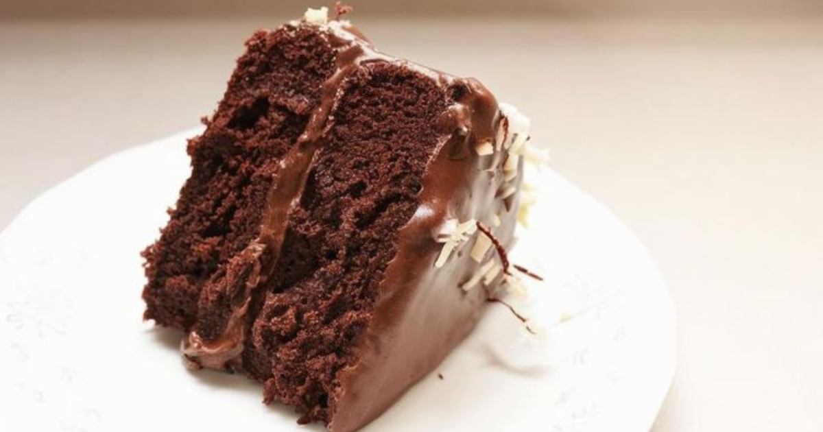 Bolo de Chocolate Vegano: Surpreenda-se com Essa Delícia Fácil e Saborosa!