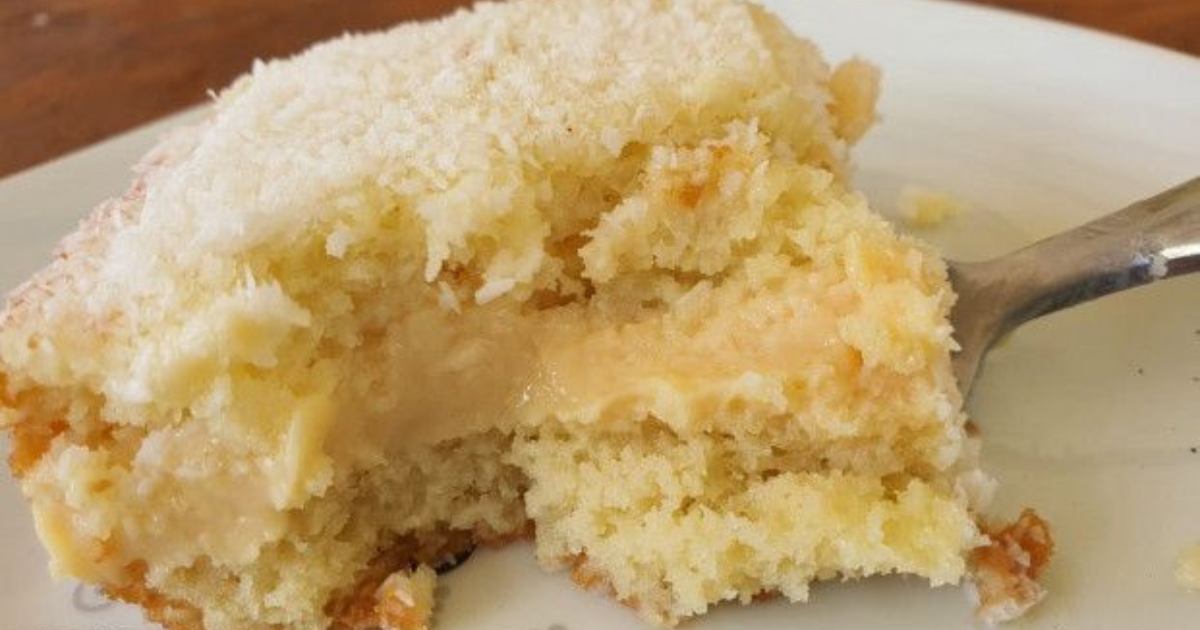 Bolo de Coco Crocante Já Sai Recheado e Pronto para Servir!