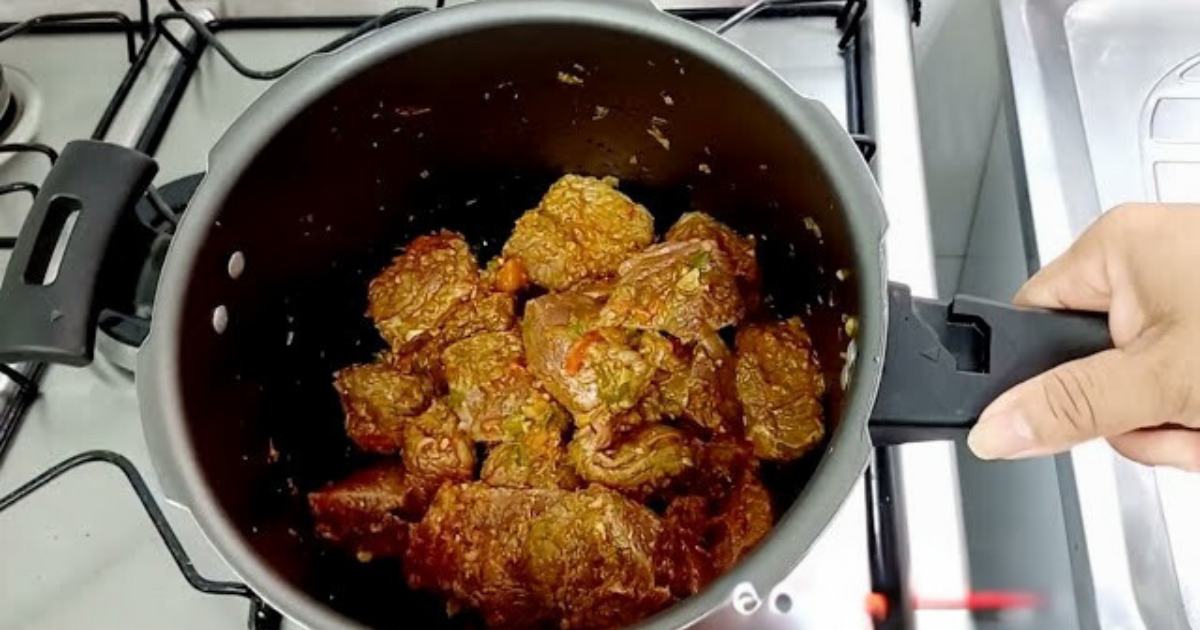 Carne Guisada na Panela de Pressão