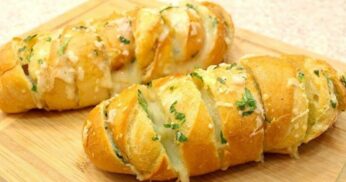 Pão de Alho Caseiro: Crocante por Fora, Cremoso por Dentro!