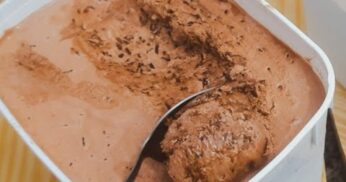 Sorvete Cremoso de Gelatina com Apenas 4 Ingredientes