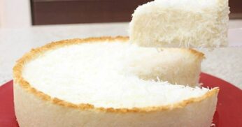 Torta de Coco Cremosa: A Sobremesa que Derrete na Boca!