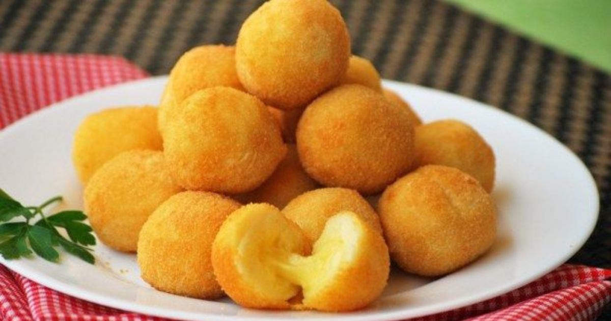 Bolinhas de Queijo Fáceis e Crocantes: Petisco Irresistível!