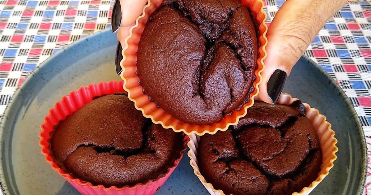 Bolo de Chocolate Saudável com Apenas 3 Ingredientes