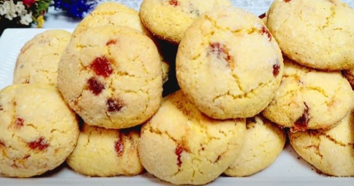 Broinha de Fubá Recheada com Goiabada: Sabor Tradicional com um Toque Doce!