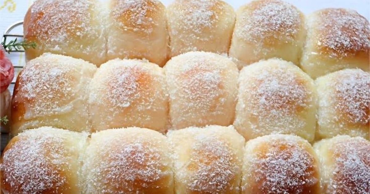 Pão de Leite Condensado com Cobertura Irresistível – Fácil e Fofinho