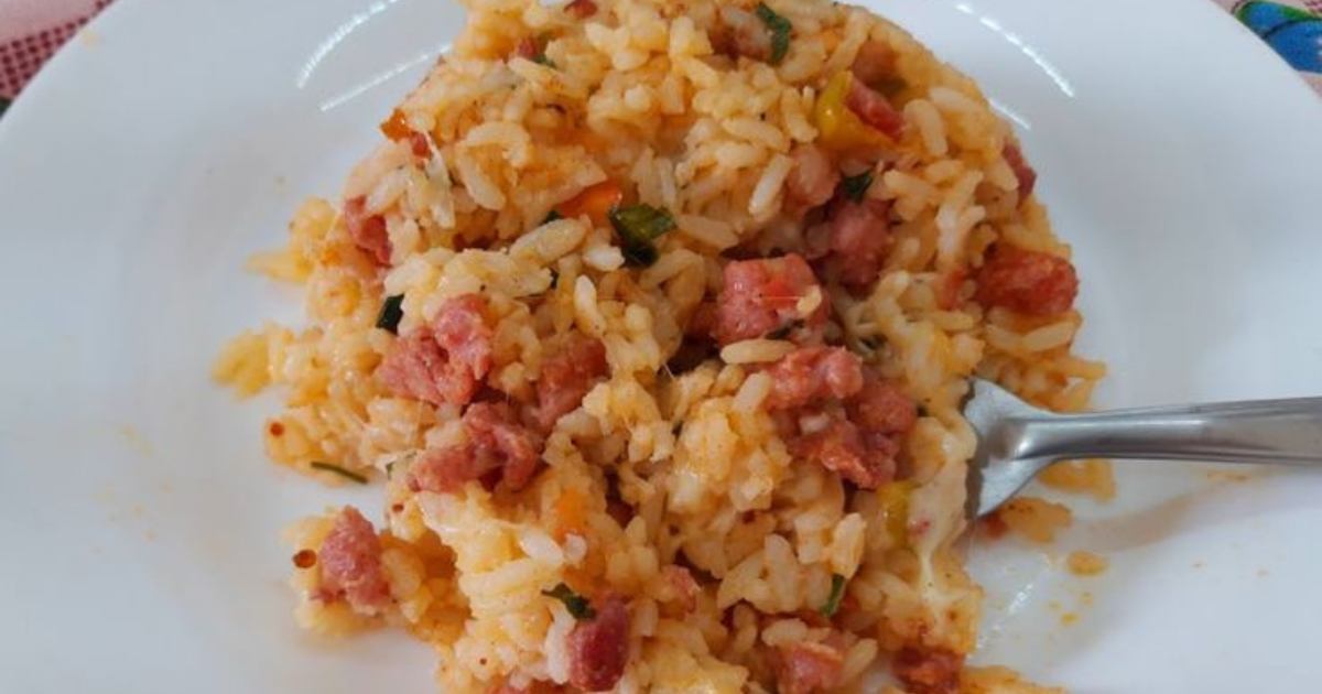 Receita de Linguiça Toscana com Arroz e Queijo Derretido: Simples e Delicioso!