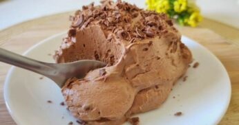 Sorvete Caseiro de Chocolate Cremoso: Fácil, Rápido e Irresistível!