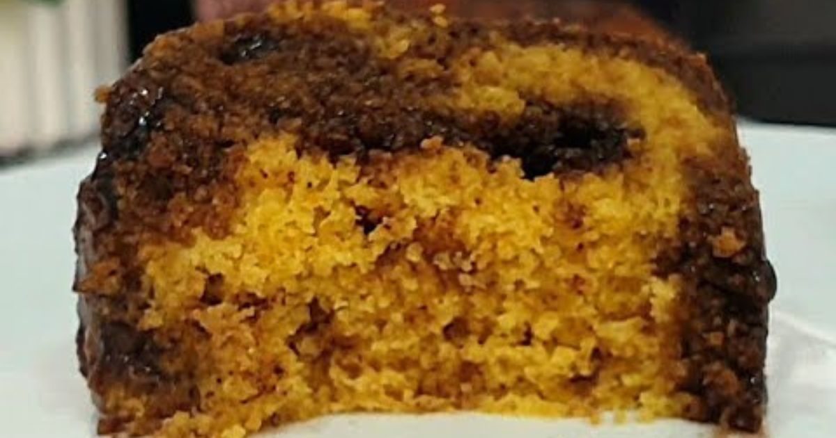 Bolo de Cenoura Trufado com Cobertura Craquelada