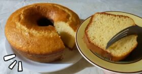Que tal fazer hoje Bolo de Fubá com Queijo Ralado de Liquidificador? Uma delícia total!