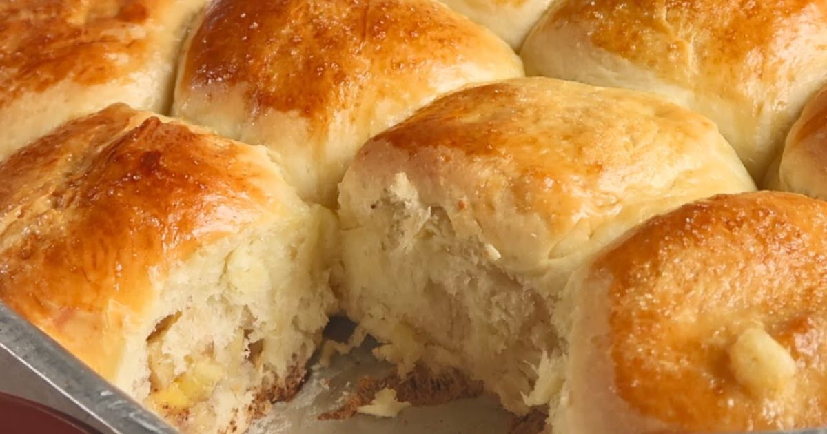 Pão Doce Recheado com Banana, canela e queijo