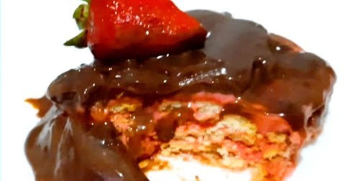 Pavê de Morango com Ganache de Chocolate Receita Fácil e Deliciosa