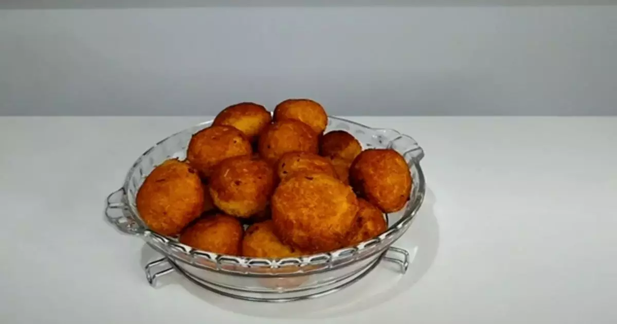 Bolinhos de Frango com Batata Recheados com Queijo