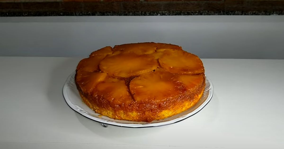 Bolo de Abacaxi Caramelizado