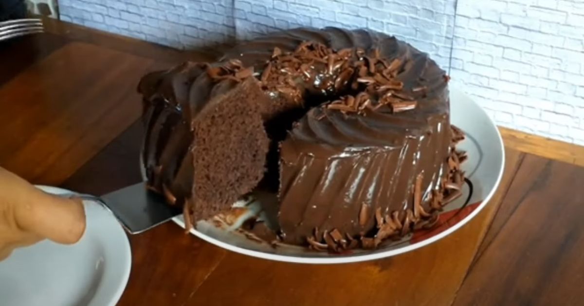 Bolo de Chocolate Fácil e Rápido