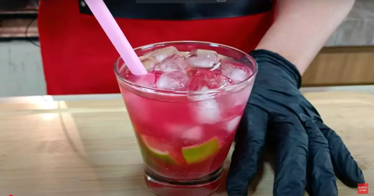 Caipiroska Vermelha Caipirinha de Vodka com Limão