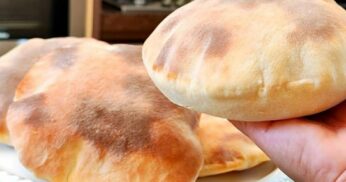 Faça Pão Sírio Caseiro com Poucos Ingredientes e Encante-se!