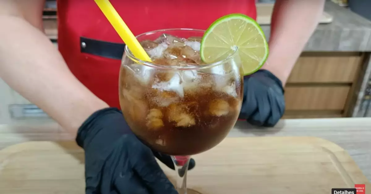 Gin Tônica com Limão e Energético de Cola