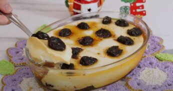 Receita de Manjar de Coco com Calda de Ameixa para o Natal