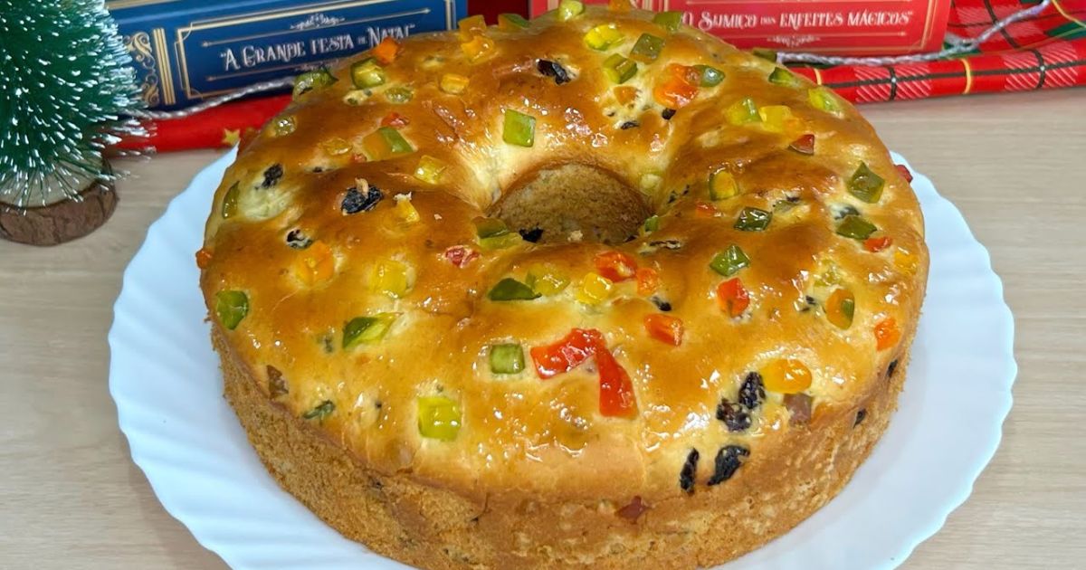 Rosca Natalina com Ingredientes Mínimos e sem Sovar