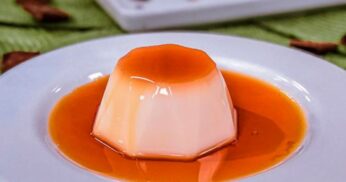 Sobremesa Perfeita em Poucos Passos: Aprenda o Flan Caseiro de Baunilha!