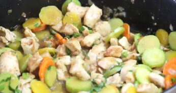 Receita de Frango Suculento com Legumes ao Vapor