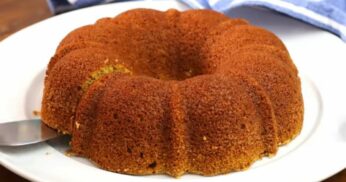Bolo de Cenoura com Aveia e Banana Sem Glúten e Sem Lactose