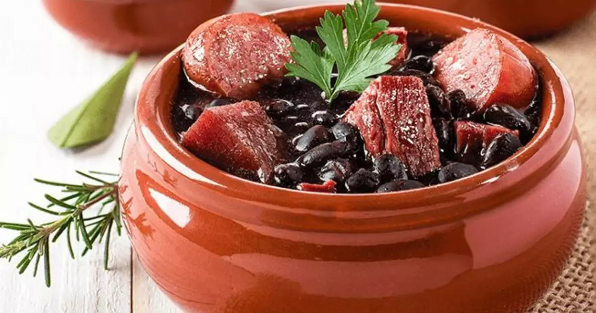 Feijoada Tradicional: O Passo a Passo Perfeito para um Prato Inesquecível!