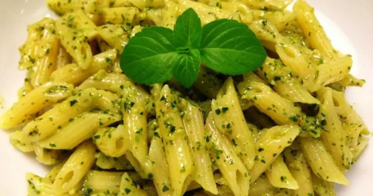 Macarrão ao Pesto: O Sabor Italiano Que Você Faz em Casa!