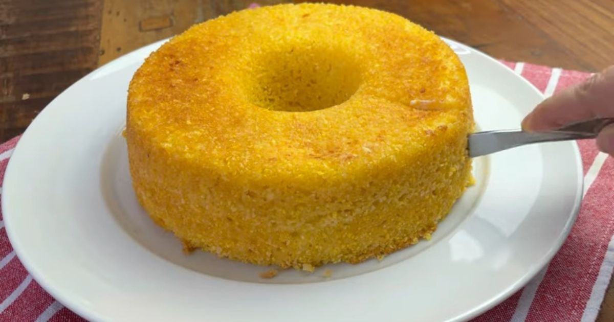 O Melhor Bolo de Milho com Requeijão e Flocão