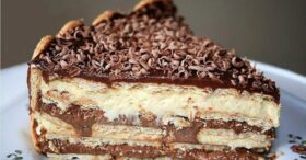 PAVÊ DE CHOCOLATE: COMO FAZER ESSA DELÍCIA EM CASA!