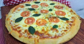 Pizza Profissional em Casa Faça sua Própria Massa com Essa Receita Fácil!