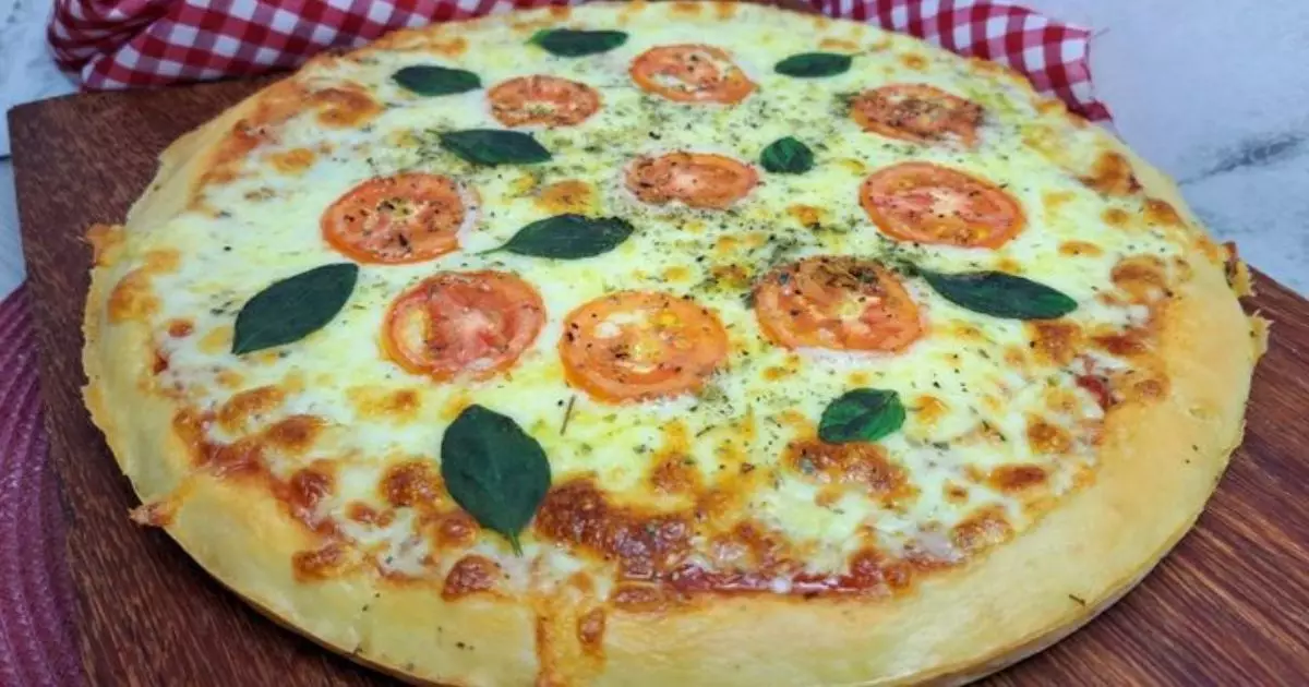 Pizza Profissional em Casa Faça sua Própria Massa com Essa Receita Fácil!