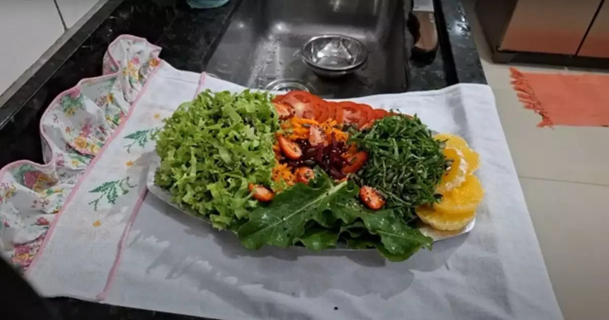 Salada com semente de abóbora e gergelim