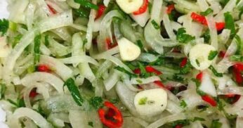 Transforme Suas Saladas com a Cebolete: Sabor e Praticidade em Cada Garfada!