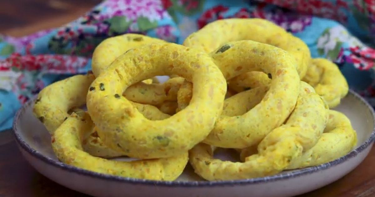 Biscoito de Polvilho Temperado Melhor que Cebolitos